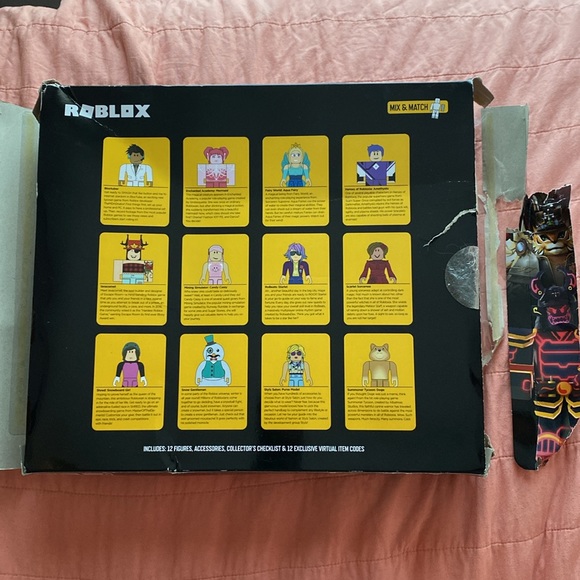 Roblox 24 piece celebrity collection series 4 - Picture 2 of 4